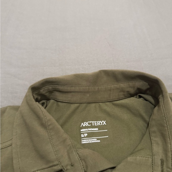 Arcteryx Men’s Polo Shirt size Small. - Picture 10 of 12